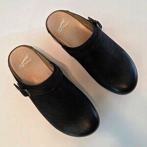 Dansko Berry Burnished Nubuck Leather Clogs – Black (Size 39 / US 8.5–9)